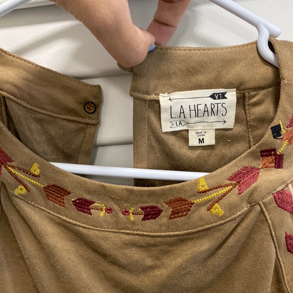 La hearts suede top